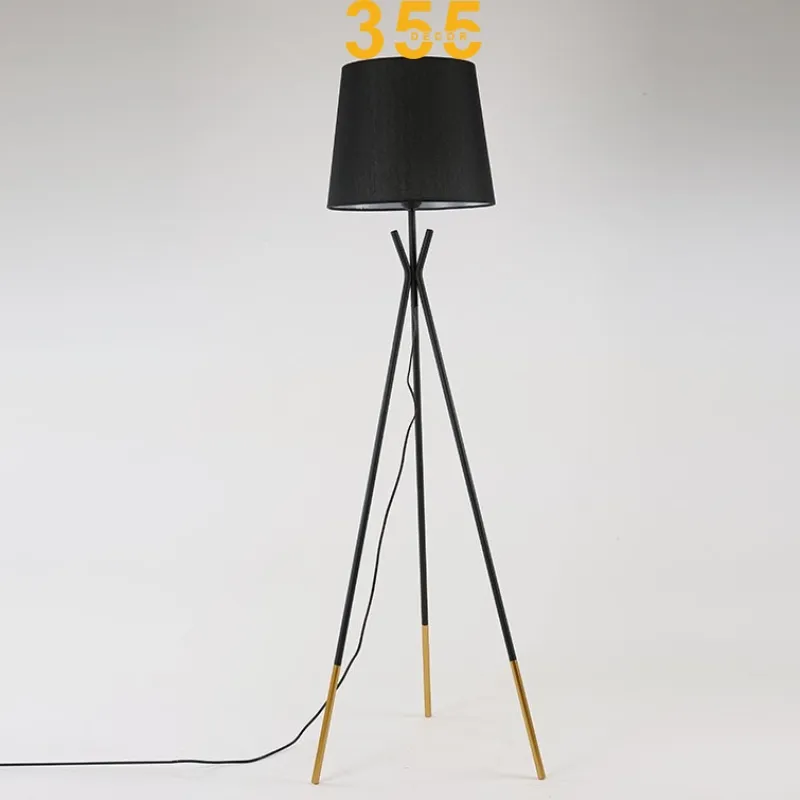 Đèn Đứng DD3032 1 Đèn Đứng DD3032 phiên bản màu đen, thân hợp kim ba chân, chao vải