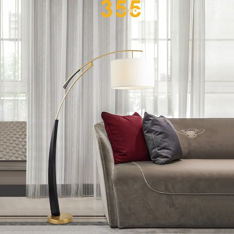 Đèn Đứng DD15 1 Đèn Đứng DD15 dáng vòng cung hiện đại, thân hợp kim sơn tĩnh điện phối mạ vàng, chao vải