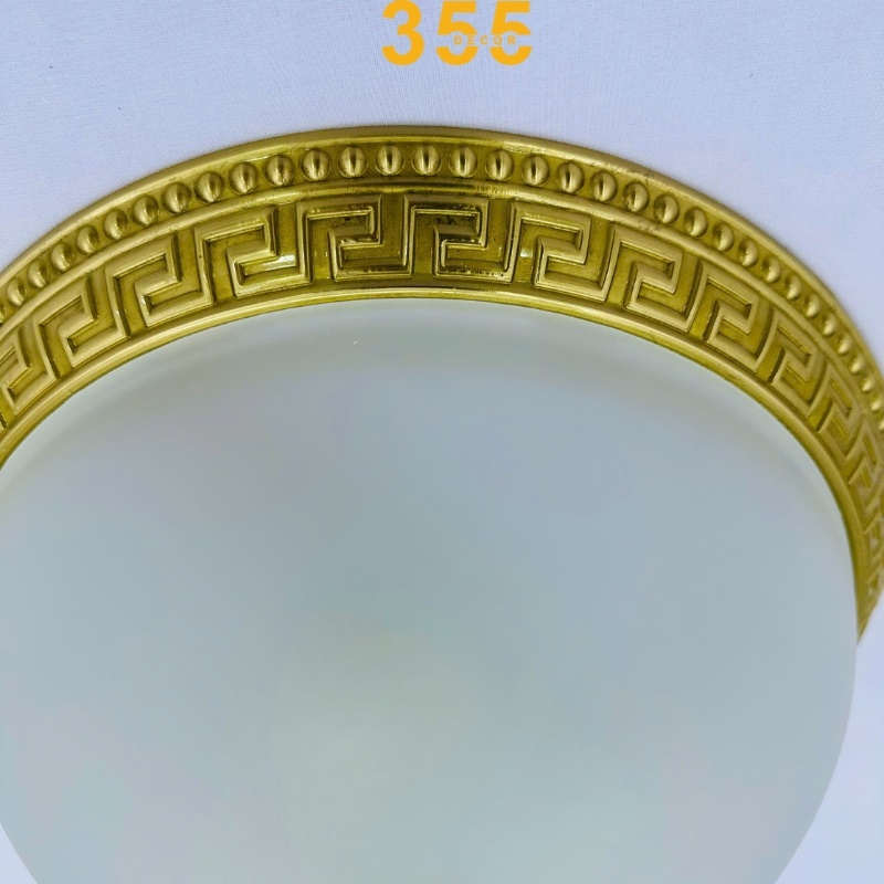Đèn Ốp Trần Đồng OD07 4 Ảnh cận cảnh chi tiết họa tiết Greek Key trên viền đèn OD07