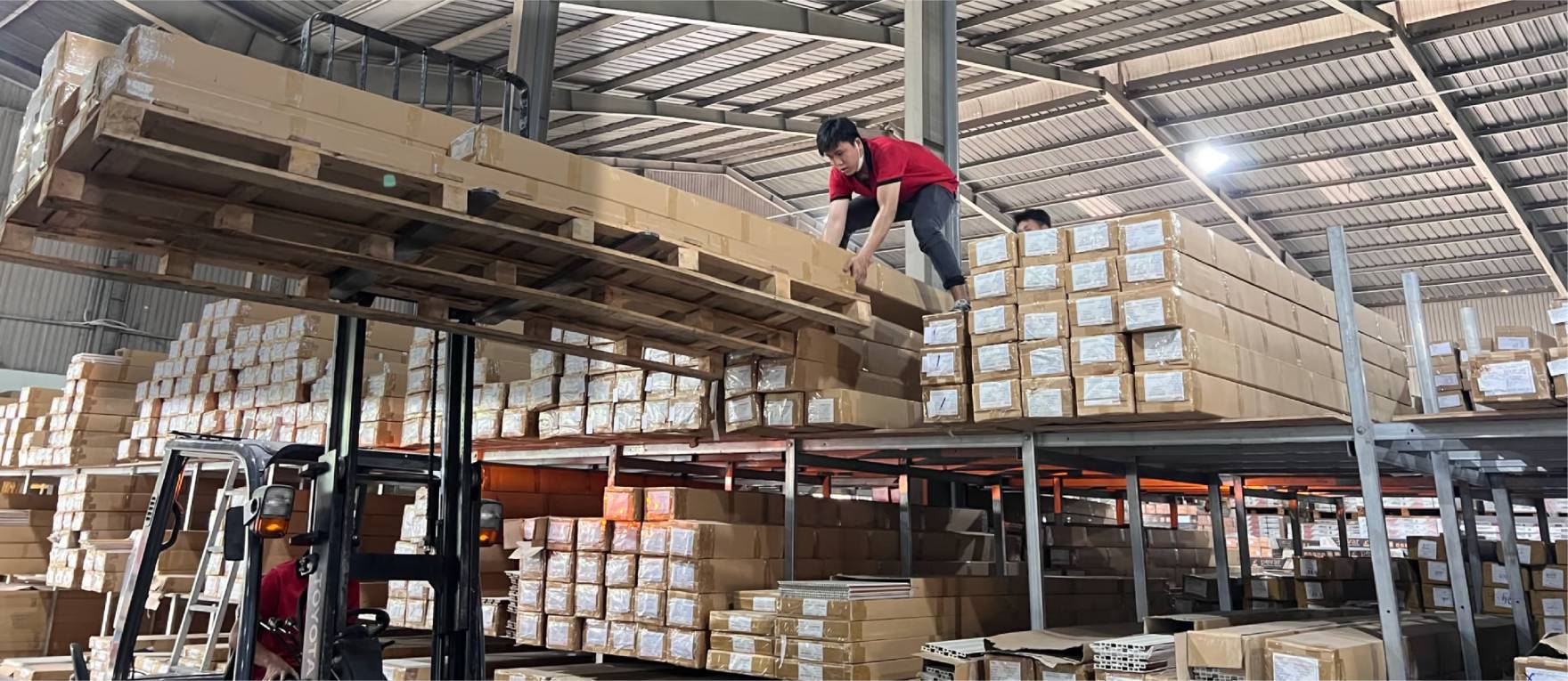 banner ho tro chuyen hang hoa